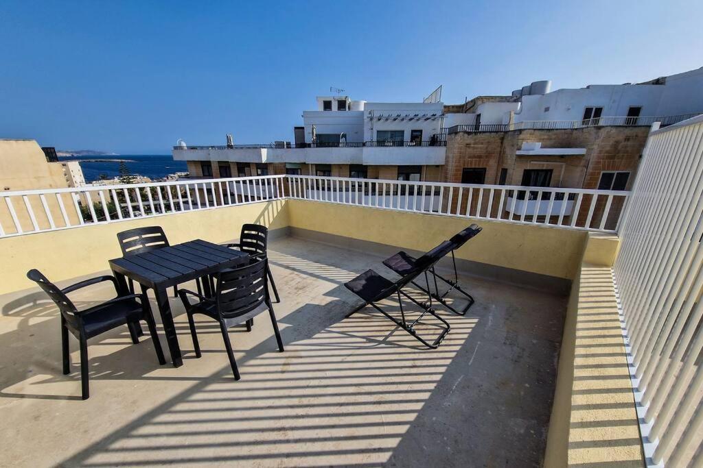 Comfy And Cosy. Apartment St. Paul's Bay Exterior photo